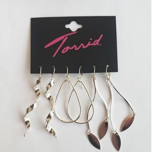 💟 NWT Torrid Silver Dangle Earring Set (3)